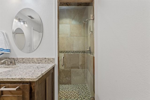 904 Meadowlark Lane, Granbury, TX 76048