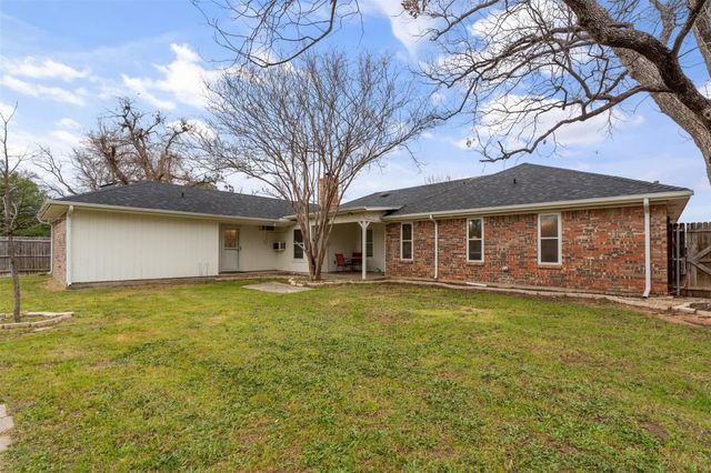 904 Meadowlark Lane, Granbury, TX 76048