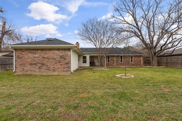 904 Meadowlark Lane, Granbury, TX 76048