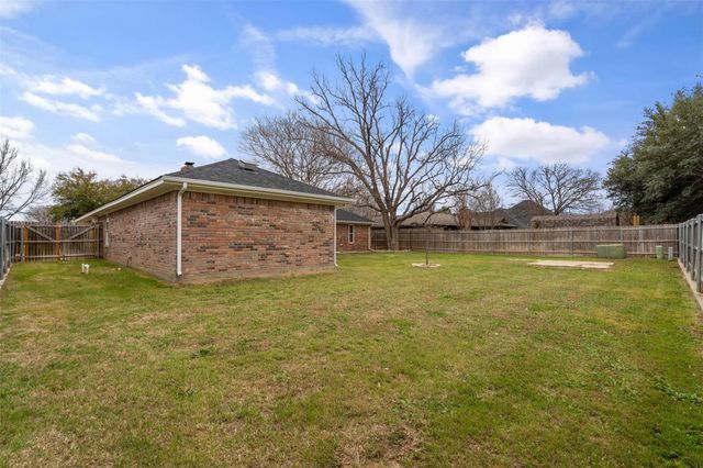 904 Meadowlark Lane, Granbury, TX 76048