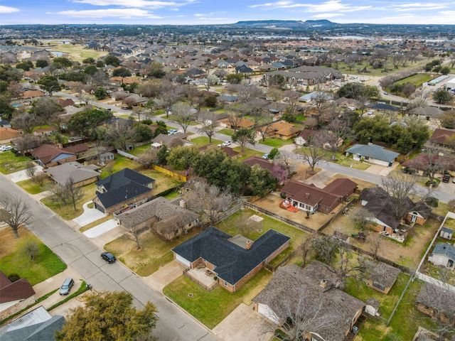 904 Meadowlark Lane, Granbury, TX 76048