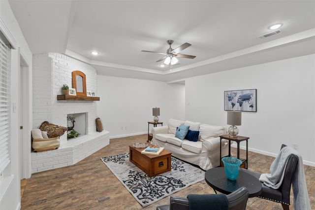 904 Meadowlark Lane, Granbury, TX 76048