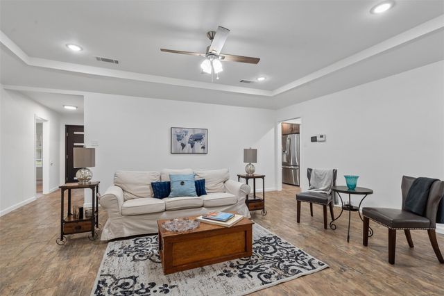 904 Meadowlark Lane, Granbury, TX 76048