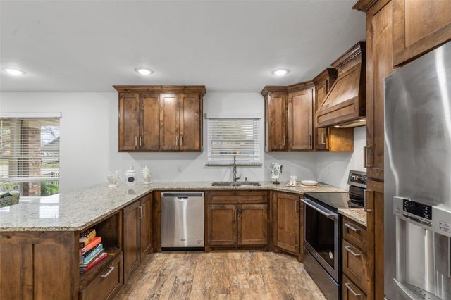 904 Meadowlark Lane, Granbury, TX 76048