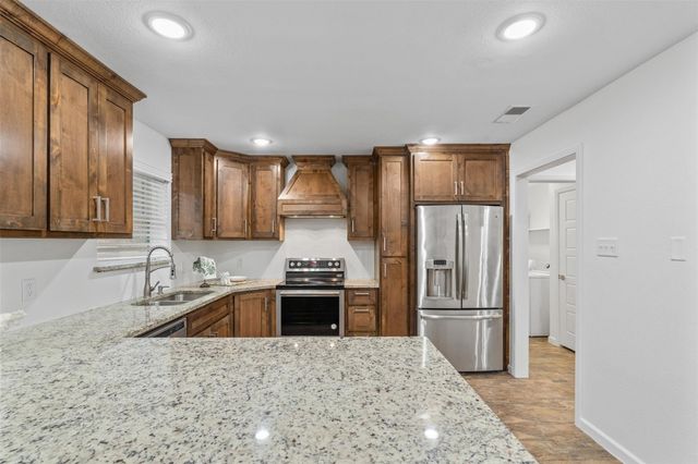 904 Meadowlark Lane, Granbury, TX 76048