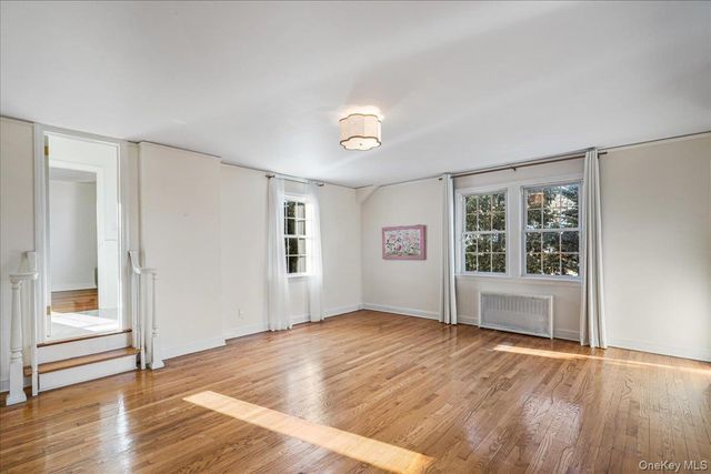 13 Arbor Place, Glen Cove, NY 11542