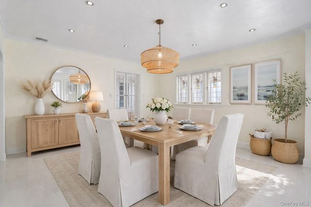 13 Arbor Place, Glen Cove, NY 11542