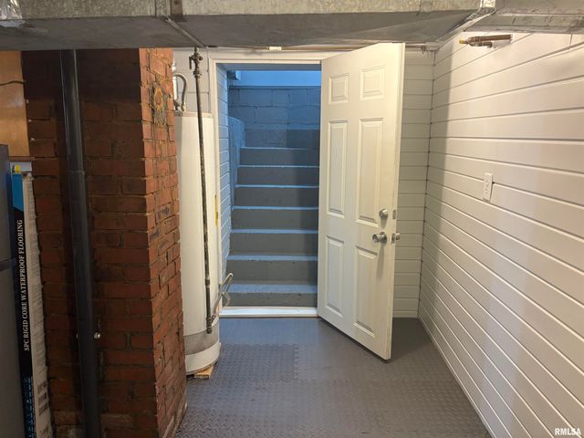 504 MULBERRY Street, Carterville, IL 62918