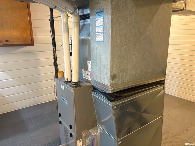 504 MULBERRY Street, Carterville, IL 62918