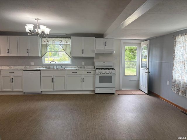 504 MULBERRY Street, Carterville, IL 62918