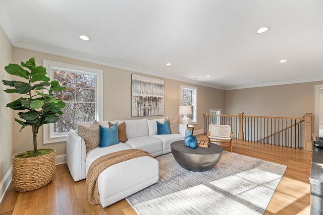 213 Northampton Lane, Lincolnshire, IL 60069