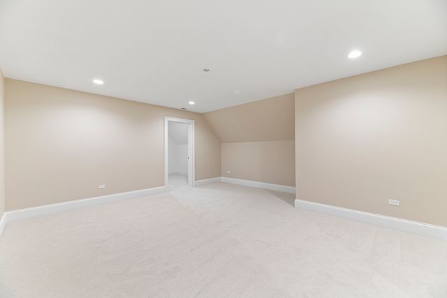 213 Northampton Lane, Lincolnshire, IL 60069