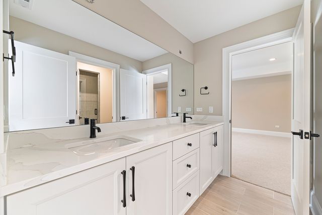 213 Northampton Lane, Lincolnshire, IL 60069