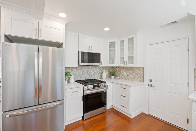 552 Borregas Avenue, Sunnyvale, CA 94085
