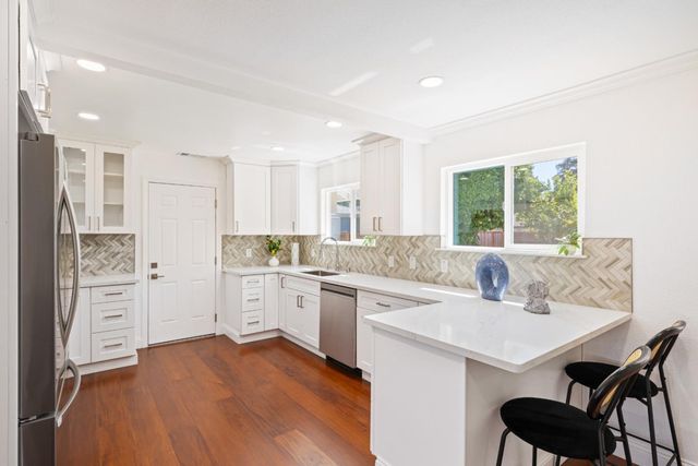 552 Borregas Avenue, Sunnyvale, CA 94085