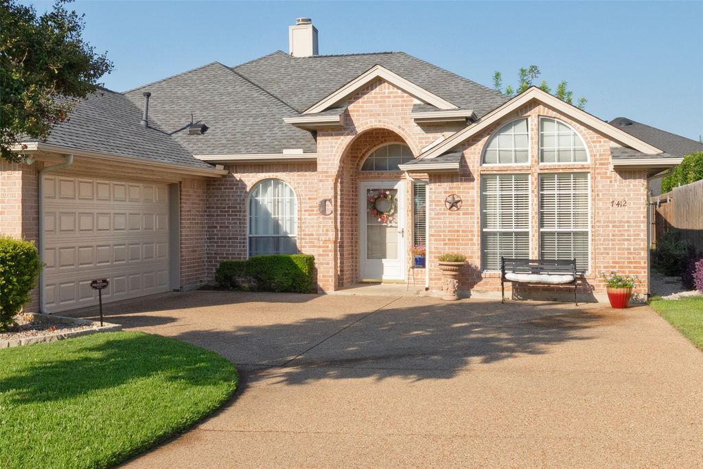 7412 Whitestone Ranch Road, Benbrook, TX 76126