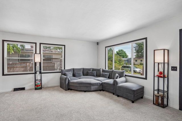 1930 Shelley Lane, Madison, WI 53704