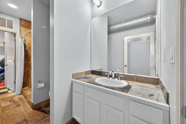 1025 S Shepherd Drive 209, Houston, TX 77019