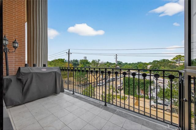 1025 S Shepherd Drive 209, Houston, TX 77019
