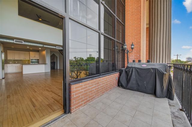 1025 S Shepherd Drive 209, Houston, TX 77019