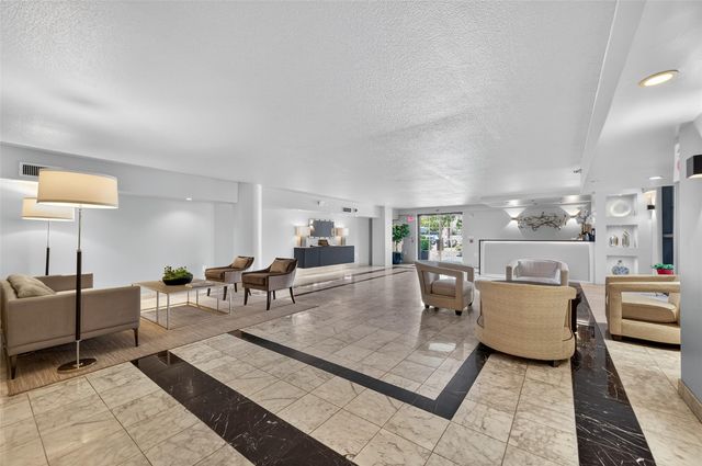 1025 S Shepherd Drive 209, Houston, TX 77019