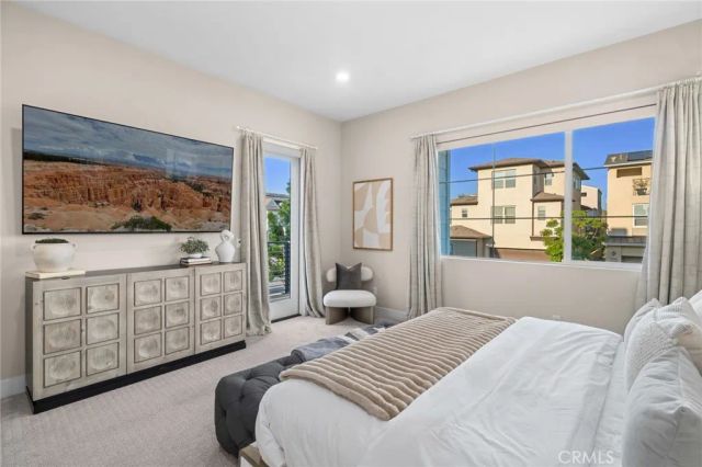 157 Crossover, Irvine, CA 92618