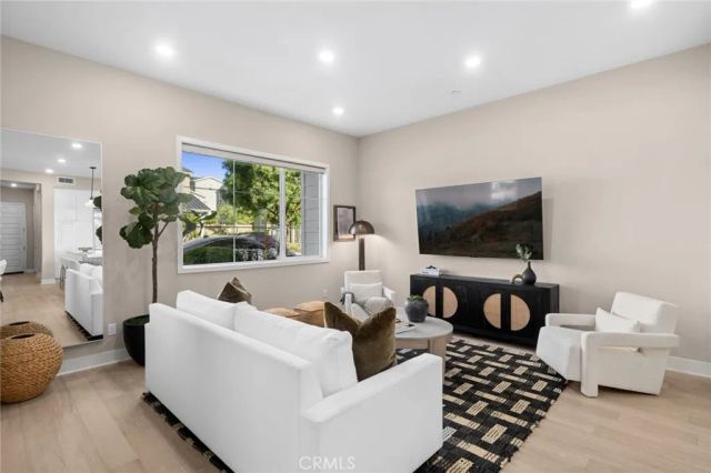 157 Crossover, Irvine, CA 92618
