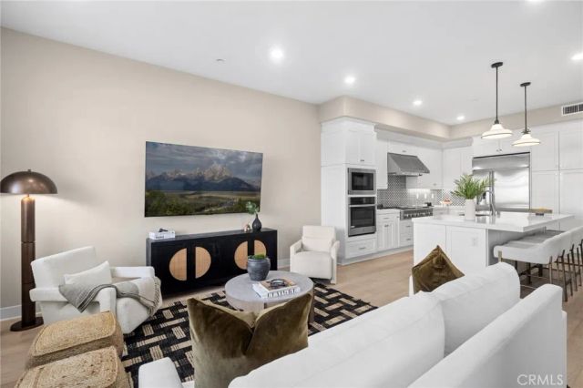 157 Crossover, Irvine, CA 92618