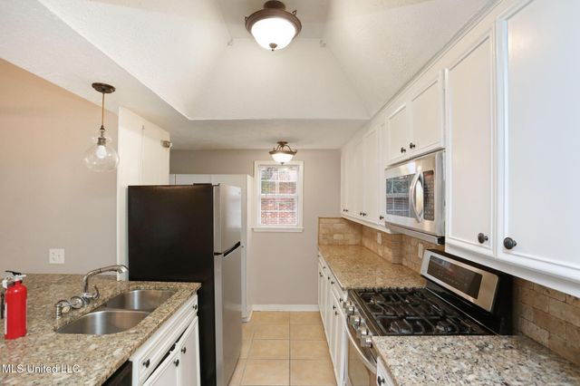 3527 Edmar Place, Jackson, MS 39216