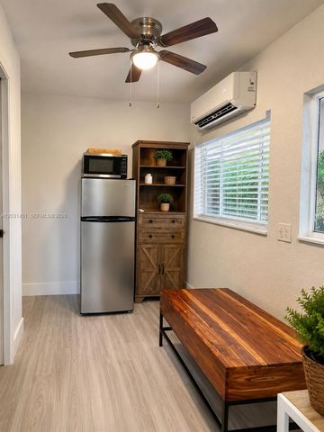 7815 NW 5th Ct 3, Miami, FL 33150
