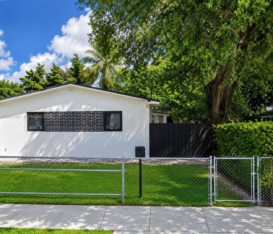 7815 NW 5th Ct 3, Miami, FL 33150
