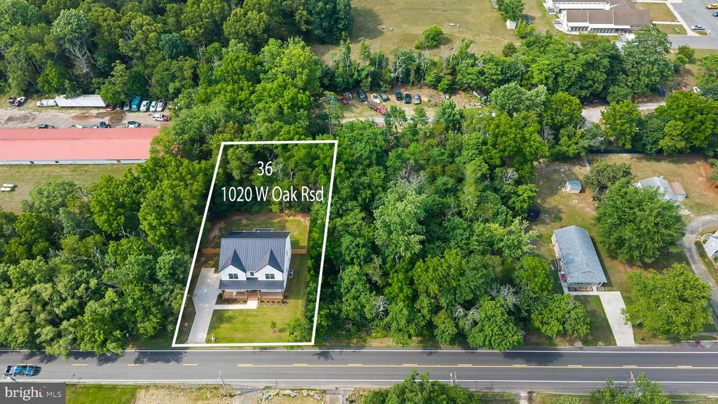 1020 W OAK RD, VINELAND, NJ 08360 — exterior