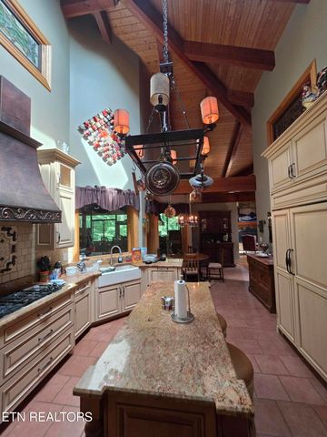 574 Bacon Springs Lane, Clinton, TN 37716
