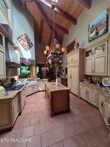 574 Bacon Springs Lane, Clinton, TN 37716