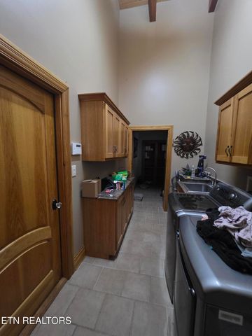 574 Bacon Springs Lane, Clinton, TN 37716