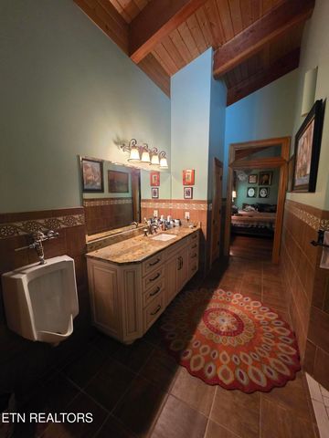 574 Bacon Springs Lane, Clinton, TN 37716