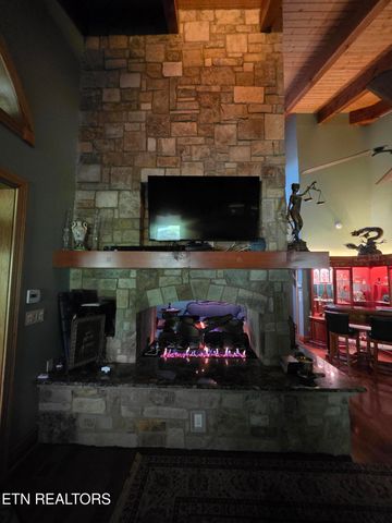 574 Bacon Springs Lane, Clinton, TN 37716