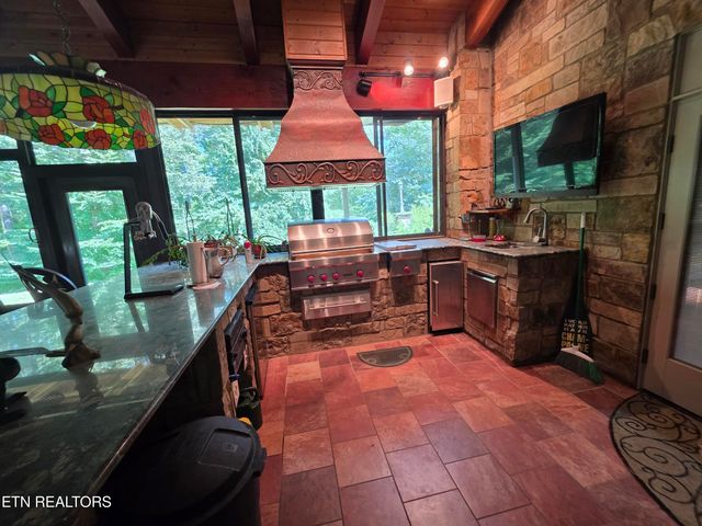 574 Bacon Springs Lane, Clinton, TN 37716