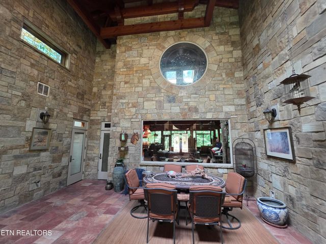 574 Bacon Springs Lane, Clinton, TN 37716