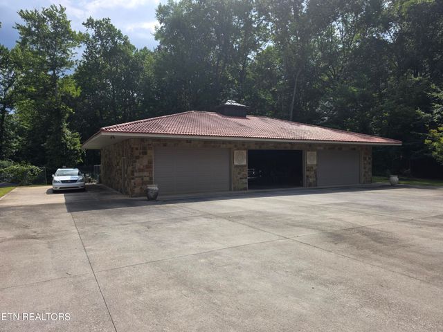 574 Bacon Springs Lane, Clinton, TN 37716