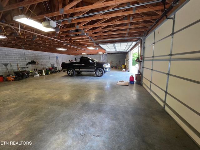 574 Bacon Springs Lane, Clinton, TN 37716