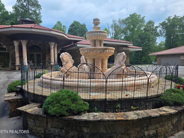 574 Bacon Springs Lane, Clinton, TN 37716