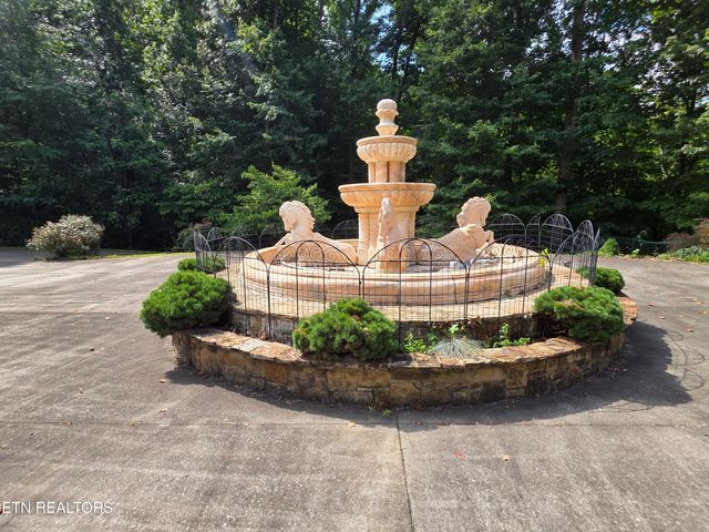 574 Bacon Springs Lane, Clinton, TN 37716