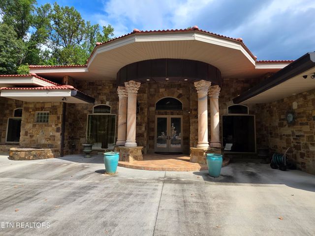 574 Bacon Springs Lane, Clinton, TN 37716