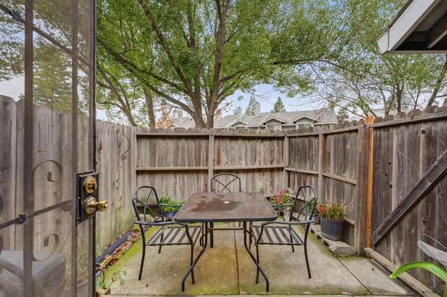 7623 Roberta Ln, Antelope, CA 95843