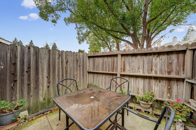 7623 Roberta Ln, Antelope, CA 95843