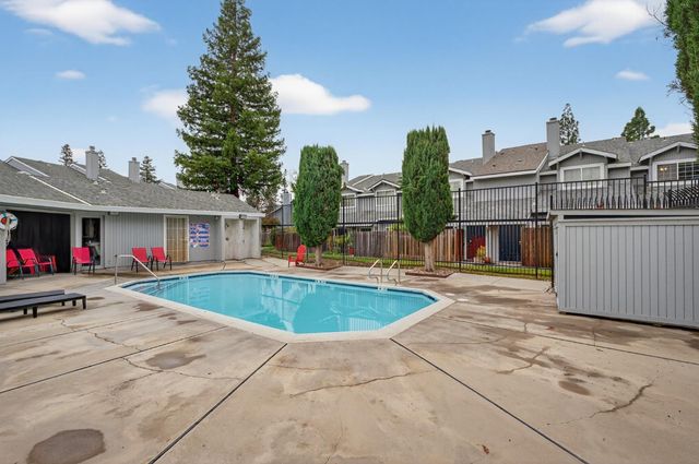 7623 Roberta Ln, Antelope, CA 95843