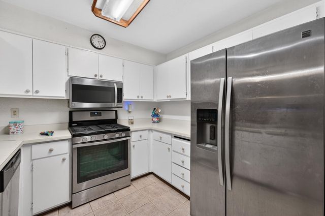 7623 Roberta Ln, Antelope, CA 95843