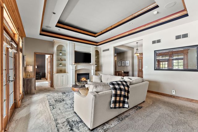 5540 Fountain View Drive, Wheatfield, IN 46392