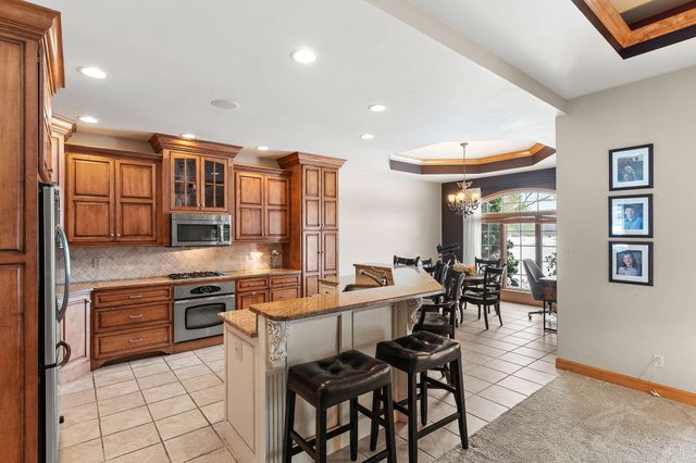 5540 Fountain View Drive, Wheatfield, IN 46392